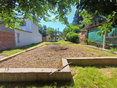   Lindo Lote De 300 Metros Cuadrados Con Mejoras 