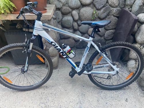 Bicicleta Giant Revel