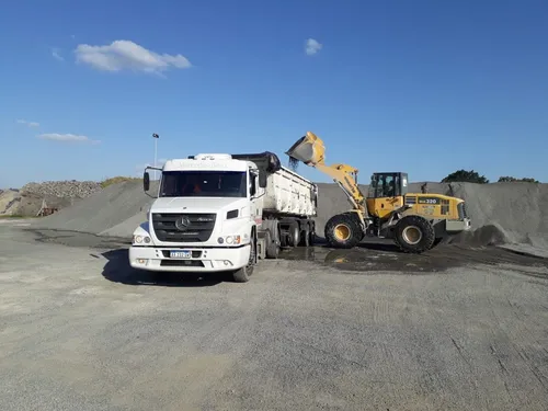Alquiler De Camion 6x4, 8x4, Batea, Retro, Bobcat, Servicios