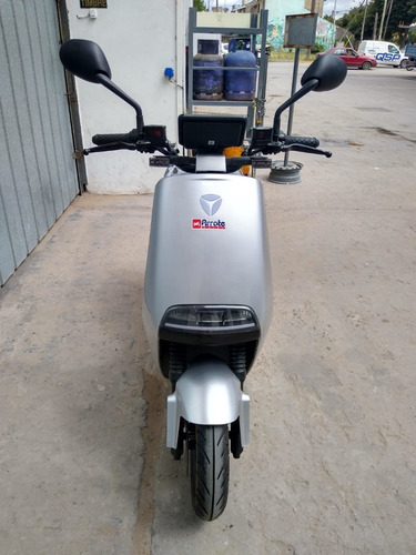 Imagen 4 de 16 de Scooter Yadea G-5 Electrico 0km