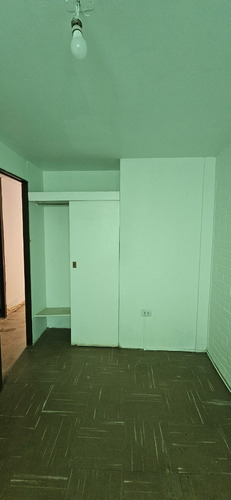 Casa Con Amplio Terreno En Colina