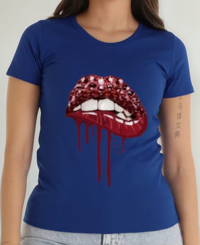 Camiseta De Cuello Redondo Con Estampado De Labios