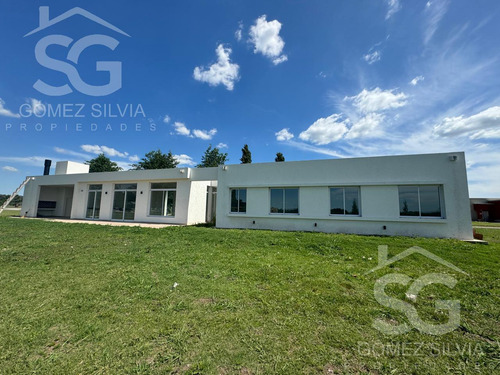 Casa En Venta 5 Ambientes Comarcas De Lujan