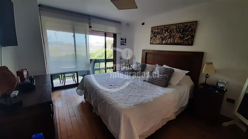Casa En Venta De 7 Dorm. En Santo Domingo