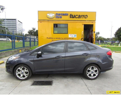 Imagen 7 de 14 de Ford Fiesta 1.6 Sportback Automática