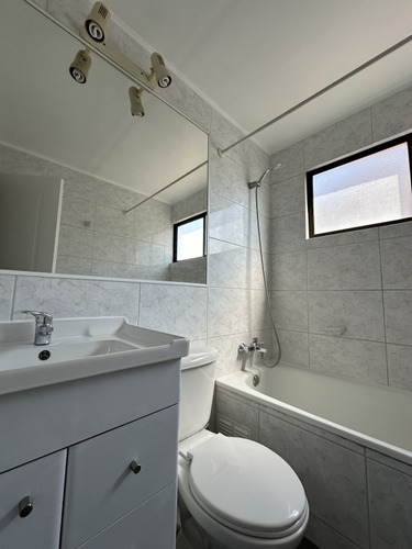 Casa En Arrienda 4 Dormitorios Santa Rosa De Huechuraba