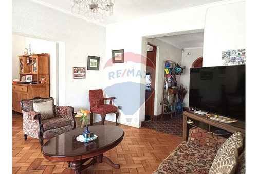Excelente Casa Con Amplio Terreno Plaza Ñuñoa