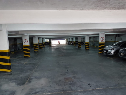 Edificio De Cocheras En Venta En Pilar Centro