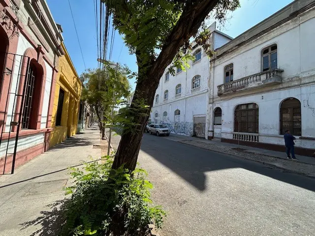 Imagen 2 de 15 de Venta De Hermosa Casa Con Ubicacion Privilegiada Santiago