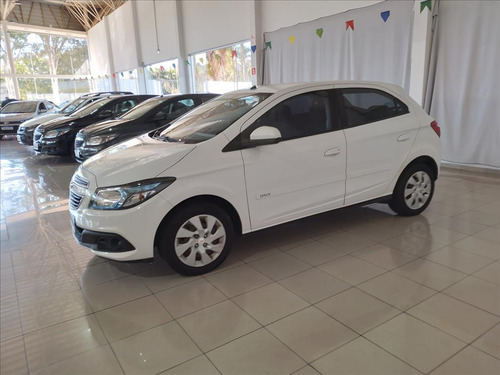 Chevrolet Onix 1.4 MPFI LT 8V FLEX 4P MANUAL