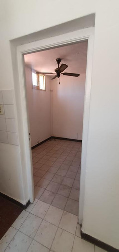 Imagen 1 de 6 de Departamento - Centro Av Gral Paz 462 , 1 Dorm