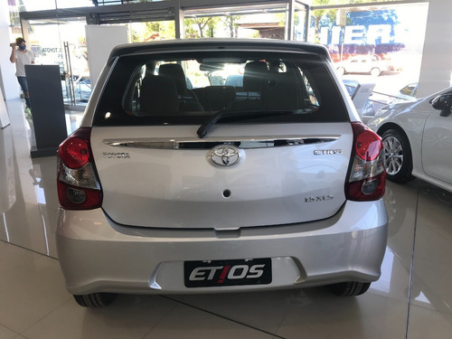Imagen 3 de 13 de Toyota Etios 1.5 Xls At 5p