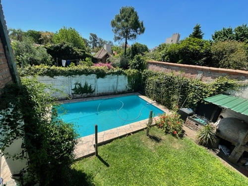 Venta-casa C/jardín En Inmejorable Ubicación En Monte Grande
