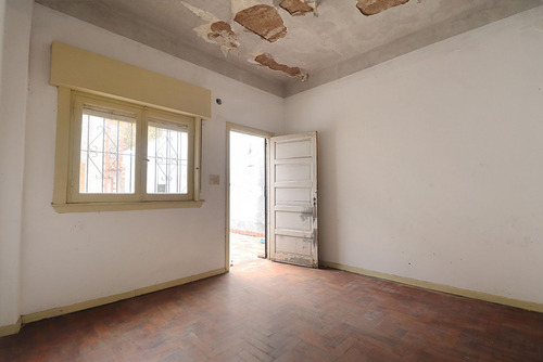 Venta Casa 4 Amb Y Dto 3 Amb A Refaccionar R.mejia