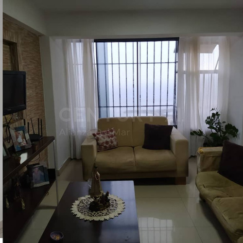 Imagen 2 de 12 de Espectacular ,amplio Y Remodelado Apartamento Impactante Vista Al Mar ,al Lado Del Hotel Marriot