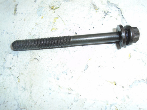 Imagen 2 de 2 de Vendo Tornillo De Cabezote De Hyundai Santa Fe Año 2011