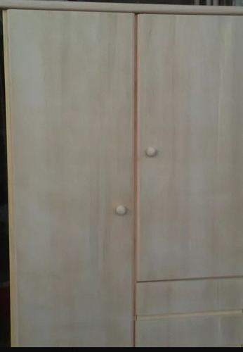 Imagen 4 de 5 de Placard Ropero En Madera Guatambu 4 Puertas Y 3 Cajones