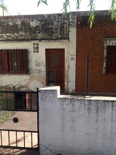 Casa En Venta De 2 Dormitorios En Banfield