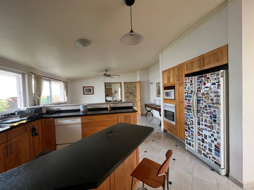 Imagen 10 de 30 de Casa De Un Piso Con Jardín En Venta En Pedregal De San Franc