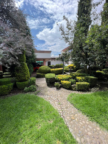 Venta De Casa En Fraccionamiento San Carlos En Metepec