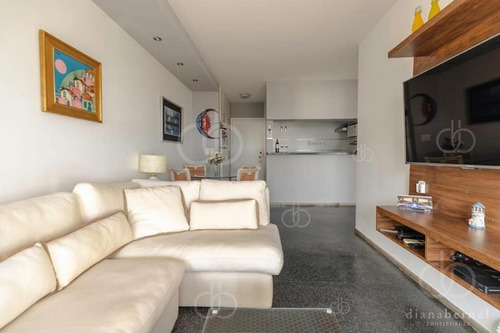 Imagen 6 de 9 de Apartamento Con Vista Al Mar De 1 Dorm. Playa Mansa, Punta Del Este- Ref: 54567