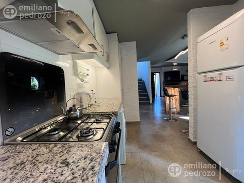 Venta Casa 2 Dormitorios En Barrio Privado Parque Pinares, Punta Del Este
