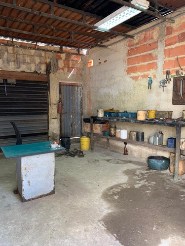 Se Vende Galpón Cercado En Zona Industrial Carabobo (bello Monte) C-8590