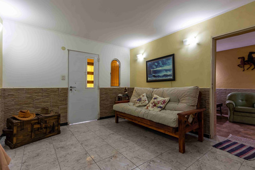 Imagen 8 de 30 de Casa En Venta · 3 Dormitorios · Patio · 2 Cocheras