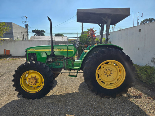 Trator John Deere 5403 - Ano 2003 - 4x4 Traçado