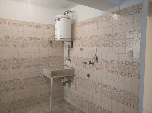 Imagen 5 de 8 de Apartamento En Alquiler En El Bosque Las Delicias Maracay