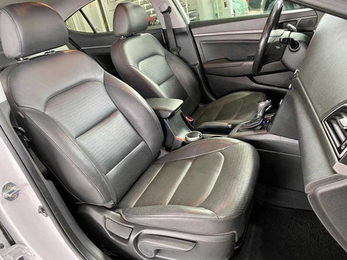 Imagem 13 de 15 de Hyundai Elantra 2017