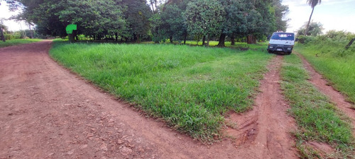 Vendo 4 Lotes Juntos En Esquina En Cambyreta, A Una Cuadra De La Ruta 14