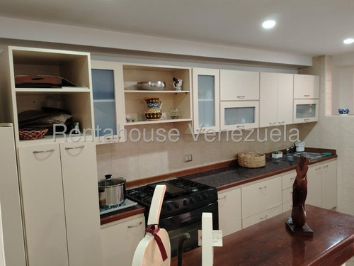 Lomas Del Sol 25-9104 Apto En Exclusiva Urbanización Aire Acondicionado En Cada Habitación, Pisos De Parquet En Habitaciones Y Cerámica En Áreas Sociales. Dos Habitaciones, Dos Baños, Un Maletero