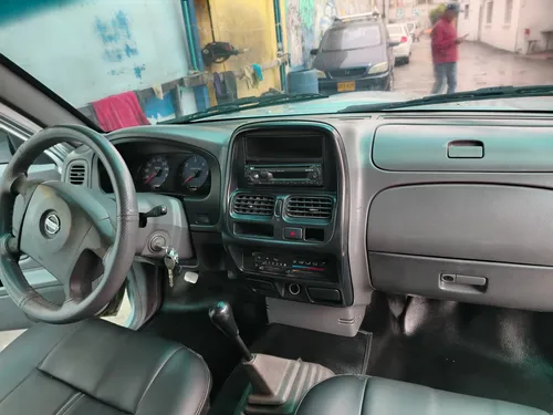 Nissan Frontier 2.4 Std D22 4x2