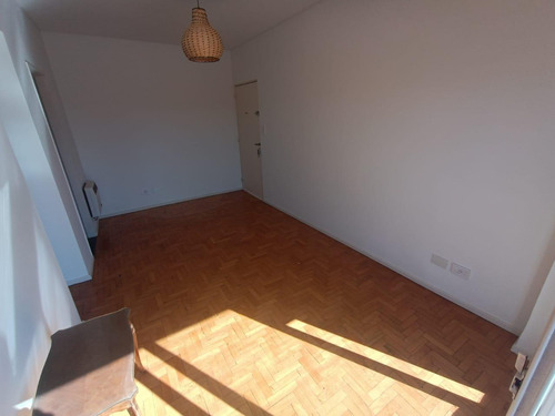 Venta - Departamento - 2 Ambientes - Balcon - Luminoso - Vis