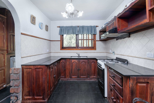 Casa En Venta 4 Amb Cochera,jardin,pileta Quilmes