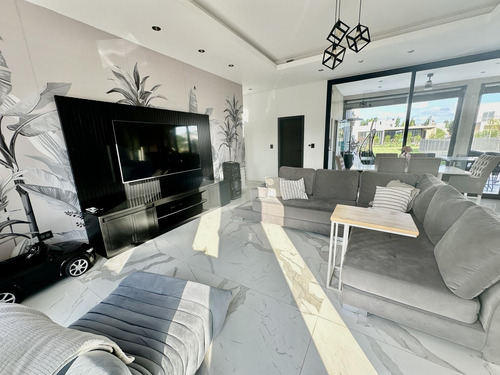 Casa En Venta En Santa Rita Canning San Vicente