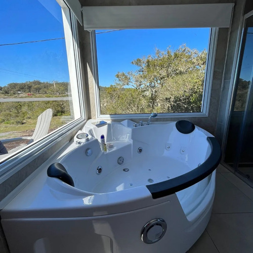 Imagen 2 de 17 de Casa Con Piscina Y Jacuzzi Buena Vibra Villa Serrana