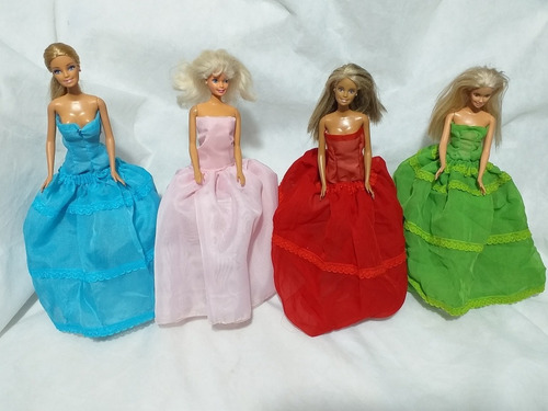 Vestido Muñeca Barbie Princesa O Similar Lote De 5 Vestidos (Usado)