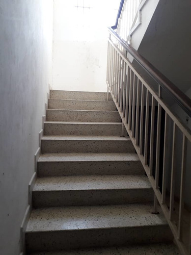 Imagen 11 de 16 de María Meléndez Vende Casa Comercial Para Remodelar La Viña