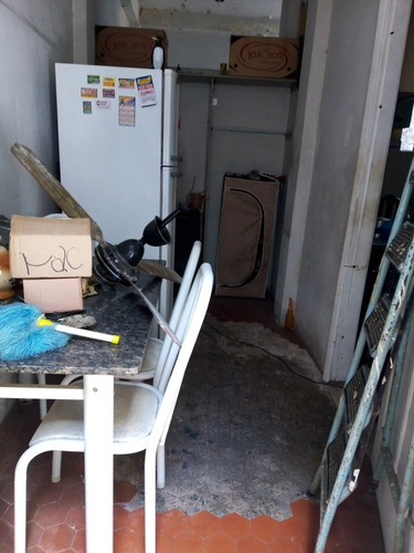 Imagem 7 de 13 de Casa De 2 Quartos Cozinha Banheiro Área De Serviços