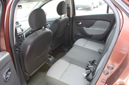 Imagen 11 de 15 de Renault Logan 2015 4p Privilege L4/1.6 Man