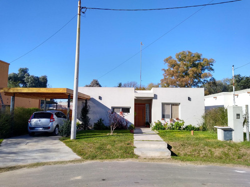 Casa En  Barrio Las 4 Estaciones Loma Verde