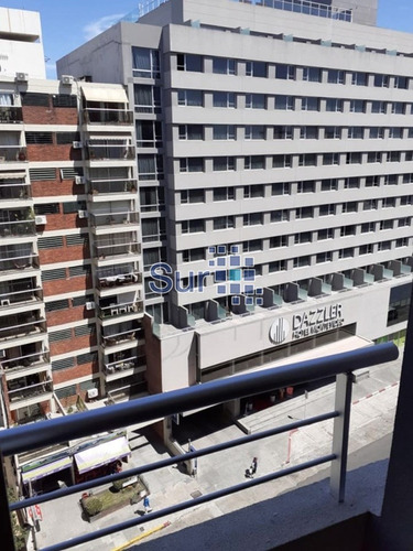 Apartamento Amueblado En Punta Carretas- Ref: 212