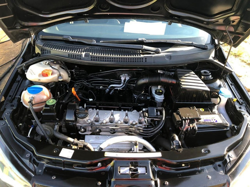 Imagem 1 de 13 de Volkswagen Voyage 2014 1.6 Vht Trend Total Flex 4p