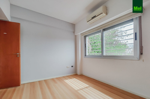 Excelente Triplex 4 Ambientes Con Cochera Fija Y Jardin