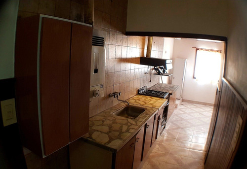 Imagen 14 de 20 de Vendo - Casa - Con Parque Y Cochera