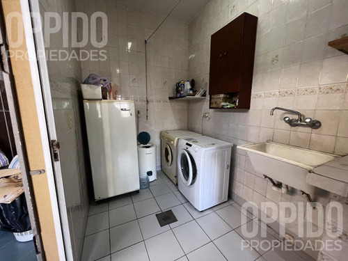 Hermosa Casa En Venta - Isidro Casanova