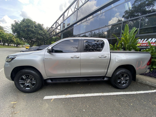 Imagen 5 de 24 de Toyota Hilux 2.4 4x4 2021