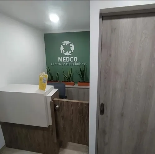 Se Vende Local Con Consultorios U Oficinas En Conquistadores